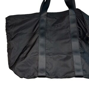 TUMI Nylon Duffel Bag Black Tote Leather GrDual Handles Travel Zip Closure